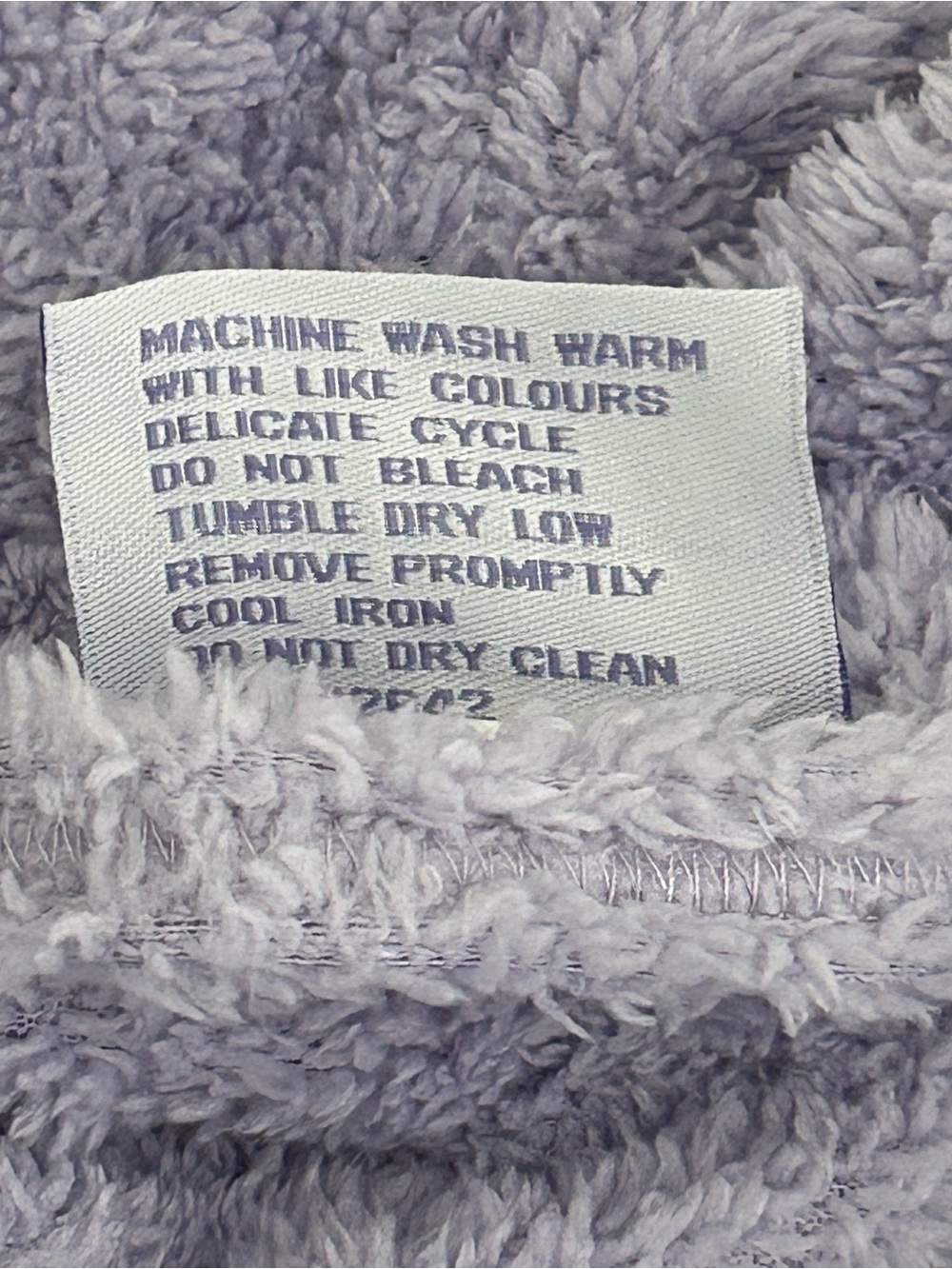 Vintage Y2K Bath & Body Works Lavender Plush Robe S/M Soft Spa Cozy 2 Pockets - Picture 4 of 12